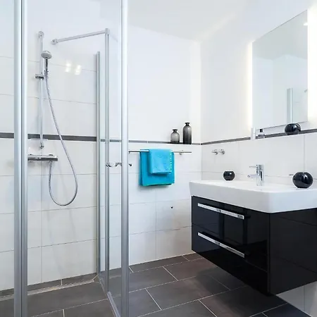 Exklusive Mit Balkon Und Meerblick * Breege